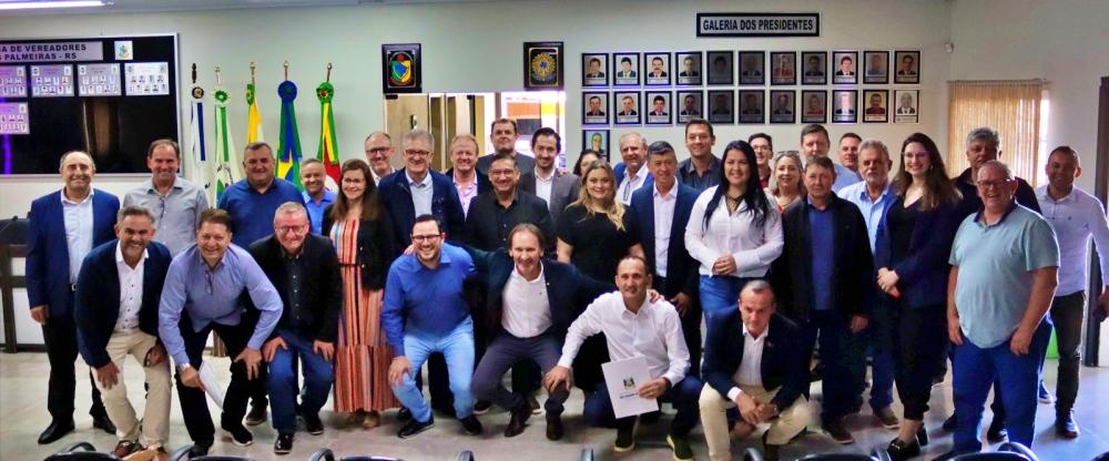 Assembleia da Amzop na Feicat destaca temas essenciais para o fortalecimento das gestões municipais