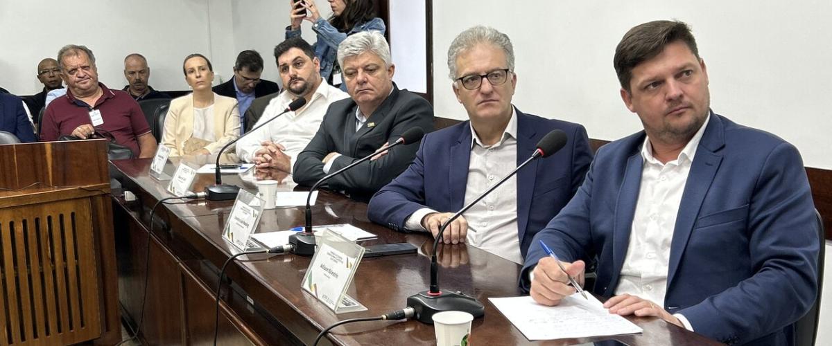 Prefeitos da AMZOP defendem traçado da Ferrovia Norte-Sul pela região em Audiência na Assembleia Legislativa do RS 