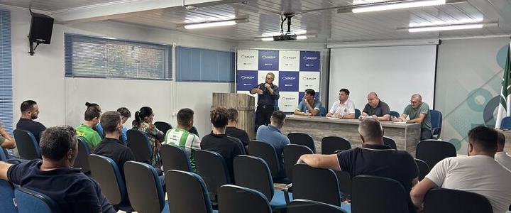 AMZOP e União Frederiquense promovem reunião regional para debater implantação de escolinhas de futebol nos municípios